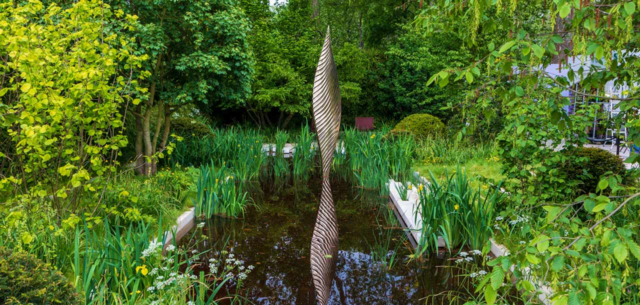 Tall Nyneve sculpture in a small space