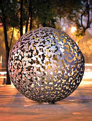 Custom corporate sculptures for retail park in Chengdu, China