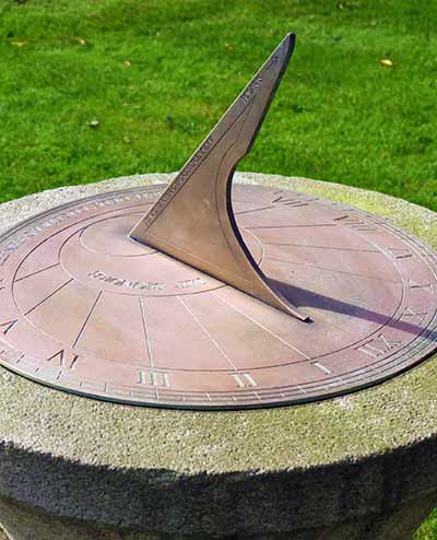 Horizontal sundial in brass