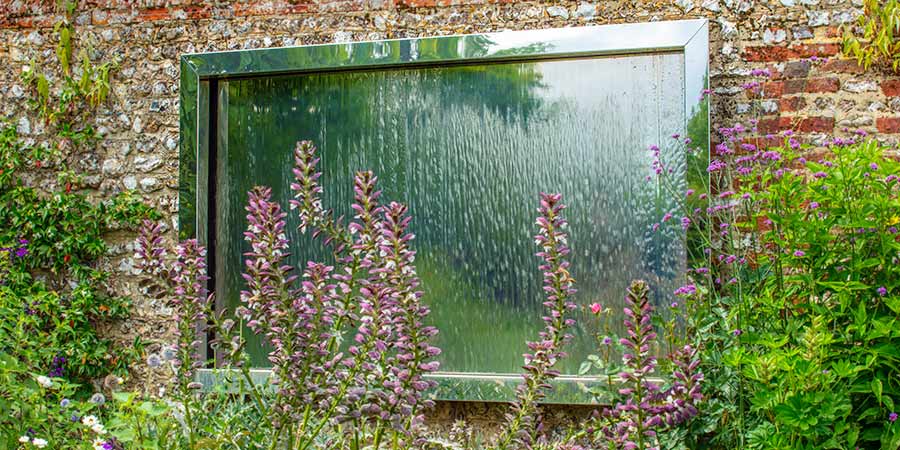 Stainless steel water wall